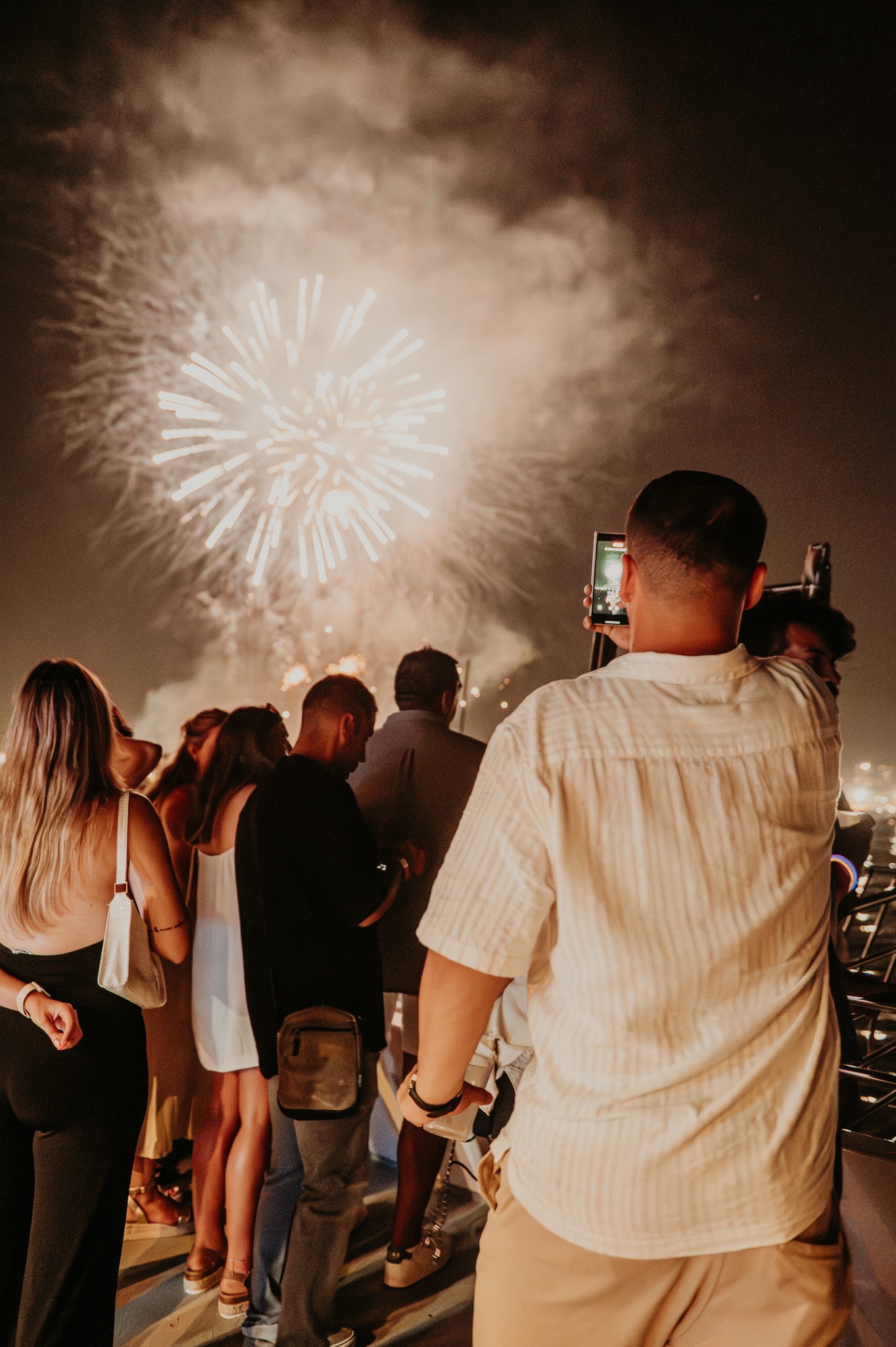 Fuegos artificiales desde el barco